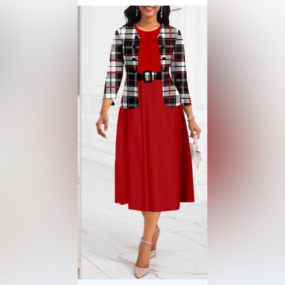 ✨⚡️💥 Lulus Scallop Neck Short Sleeve Fit & Flare Dress - Picture 3 of 5